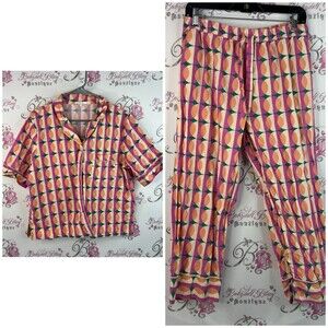 Love & Lore set 2 piece tshirt and pants circles dotted Geometric Pajama Set